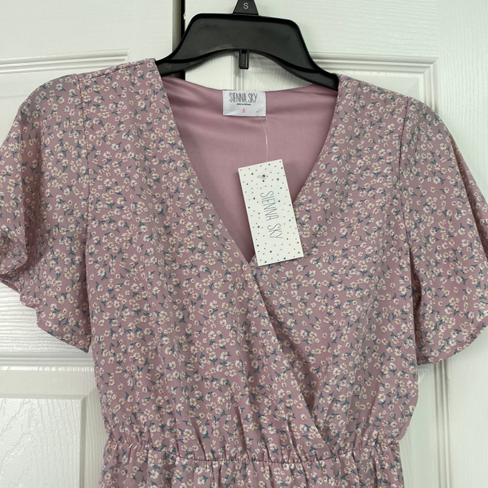 NWT Sienna Sky floral dress size small